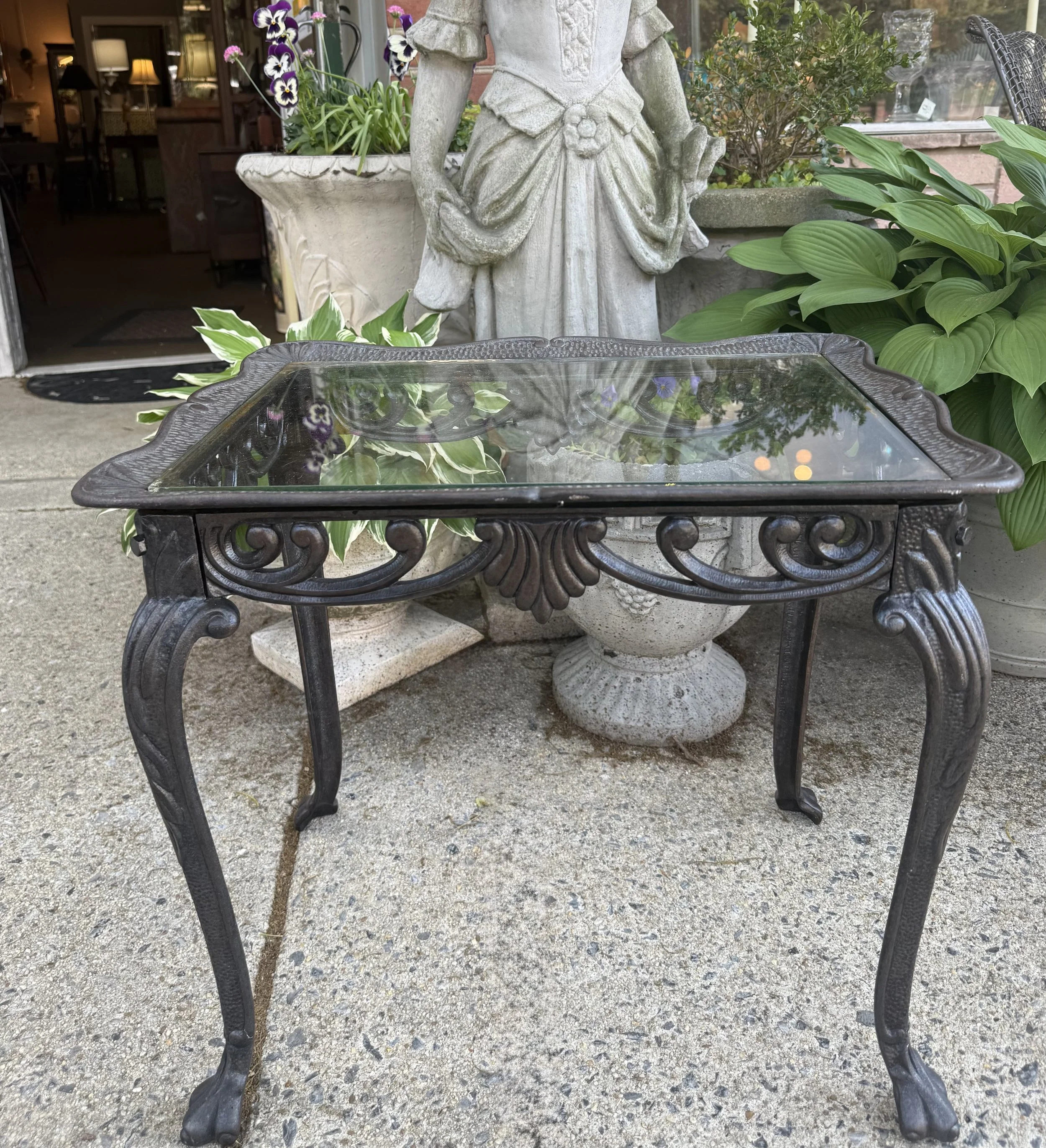 ウィンブルドン　アンティーク　飾り　記念 Here Now! — Goldsborough Glynn Classic Furnishings & Finds